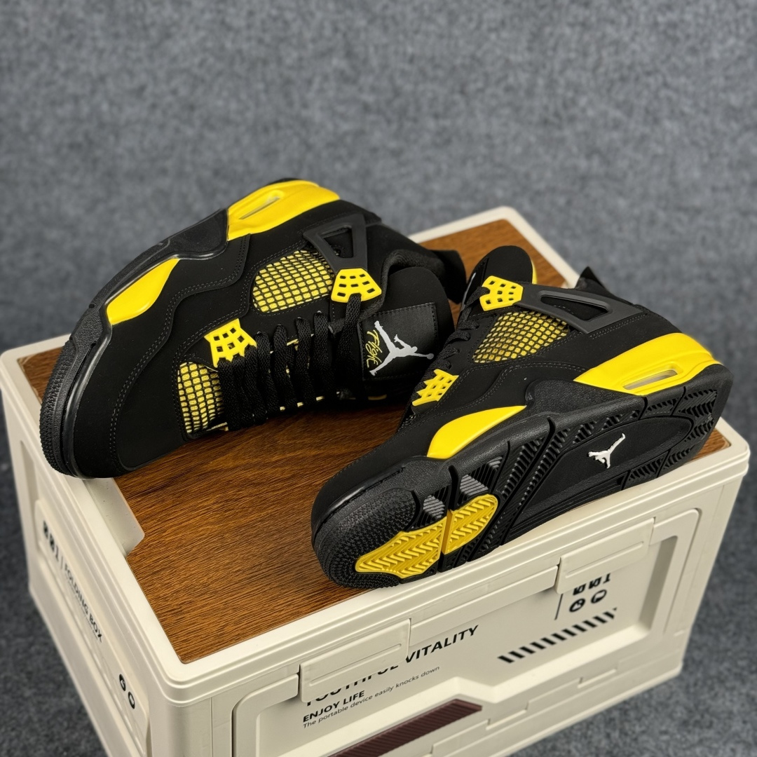 300 W版 Air Jordan AJ4 ”Metallic Gold” 黑黄 乔丹AJ4代中帮复古休闲篮球鞋 DH6927-017-Chinese UA Cheap High Quatity Brand Clothes Bags handbags Sneakers wholesale wholesaler seller from China Factory suppliers Fashion Clothing Shoes best Quality Beautiful Price 300 W版 Air Jordan AJ4 ”Metallic Gold” 黑黄 乔丹AJ4代中帮复古休闲篮球鞋 DH6927-017