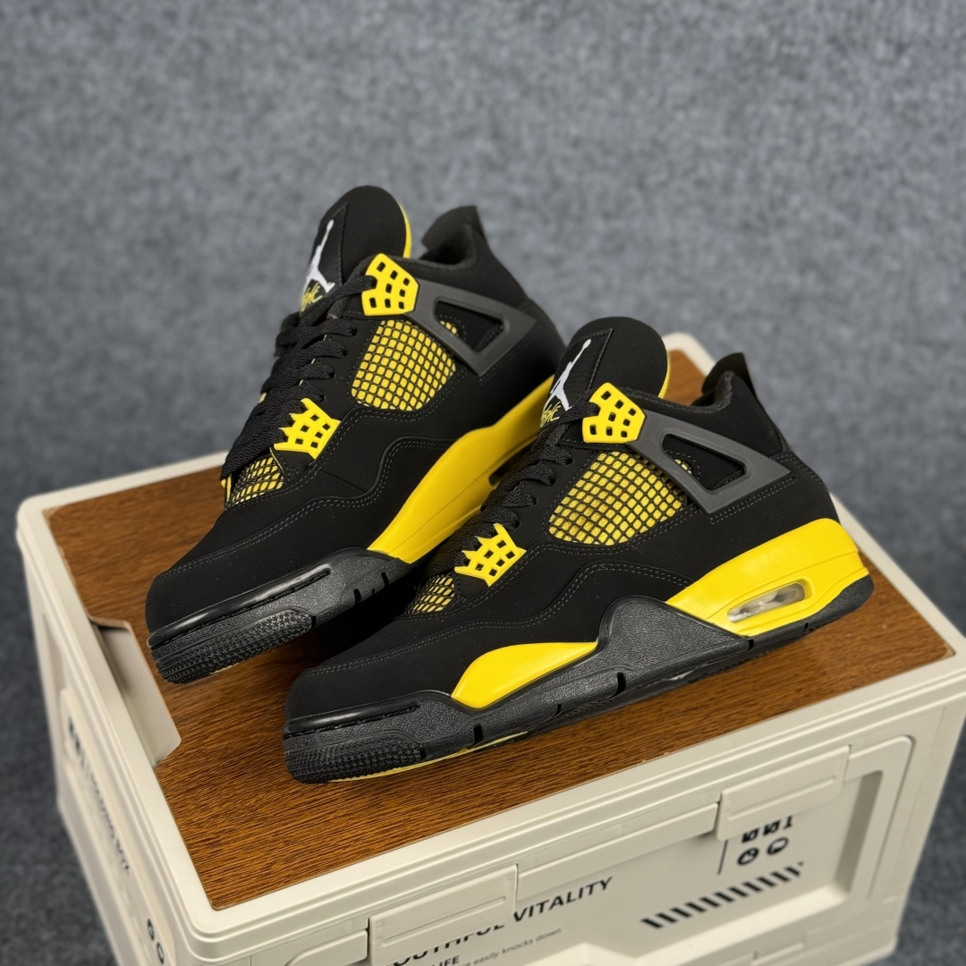 300 W版 Air Jordan AJ4 ”Metallic Gold” 黑黄 乔丹AJ4代中帮复古休闲篮球鞋 DH6927-017-Chinese UA Cheap High Quatity Brand Clothes Bags handbags Sneakers wholesale wholesaler seller from China Factory suppliers Fashion Clothing Shoes best Quality Beautiful Price 300 W版 Air Jordan AJ4 ”Metallic Gold” 黑黄 乔丹AJ4代中帮复古休闲篮球鞋 DH6927-017