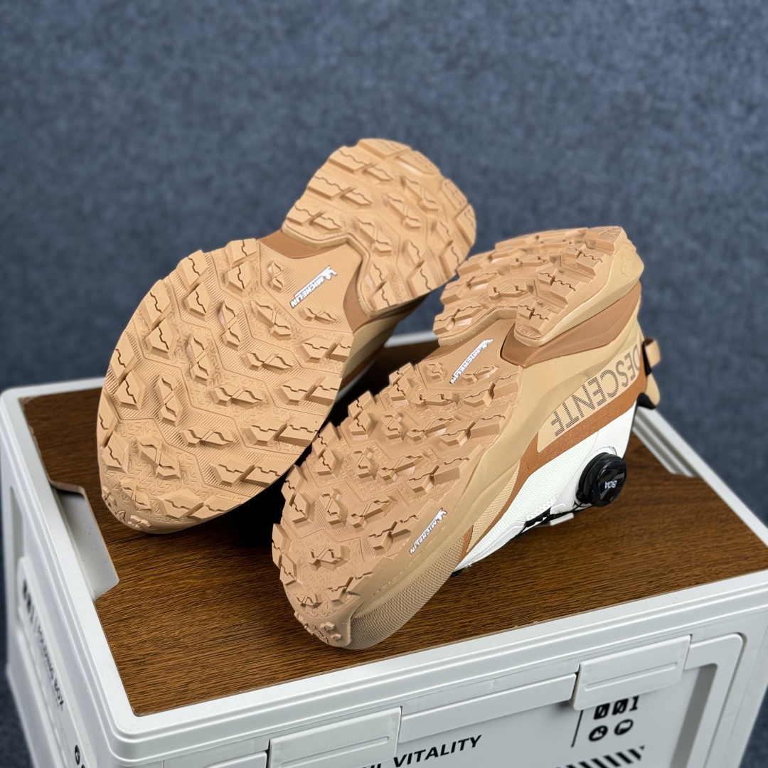 260 J版 DESCENTE迪桑特 SNOW TREK GTX 时尚休闲运动覆盖防水男子越野跑鞋 D5131SSN38-Chinese UA Cheap High Quatity Brand Clothes Bags handbags Sneakers wholesale wholesaler seller from China Factory suppliers Fashion Clothing Shoes best Quality Beautiful Price 260 J版 DESCENTE迪桑特 SNOW TREK GTX 时尚休闲运动覆盖防水男子越野跑鞋 D5131SSN38