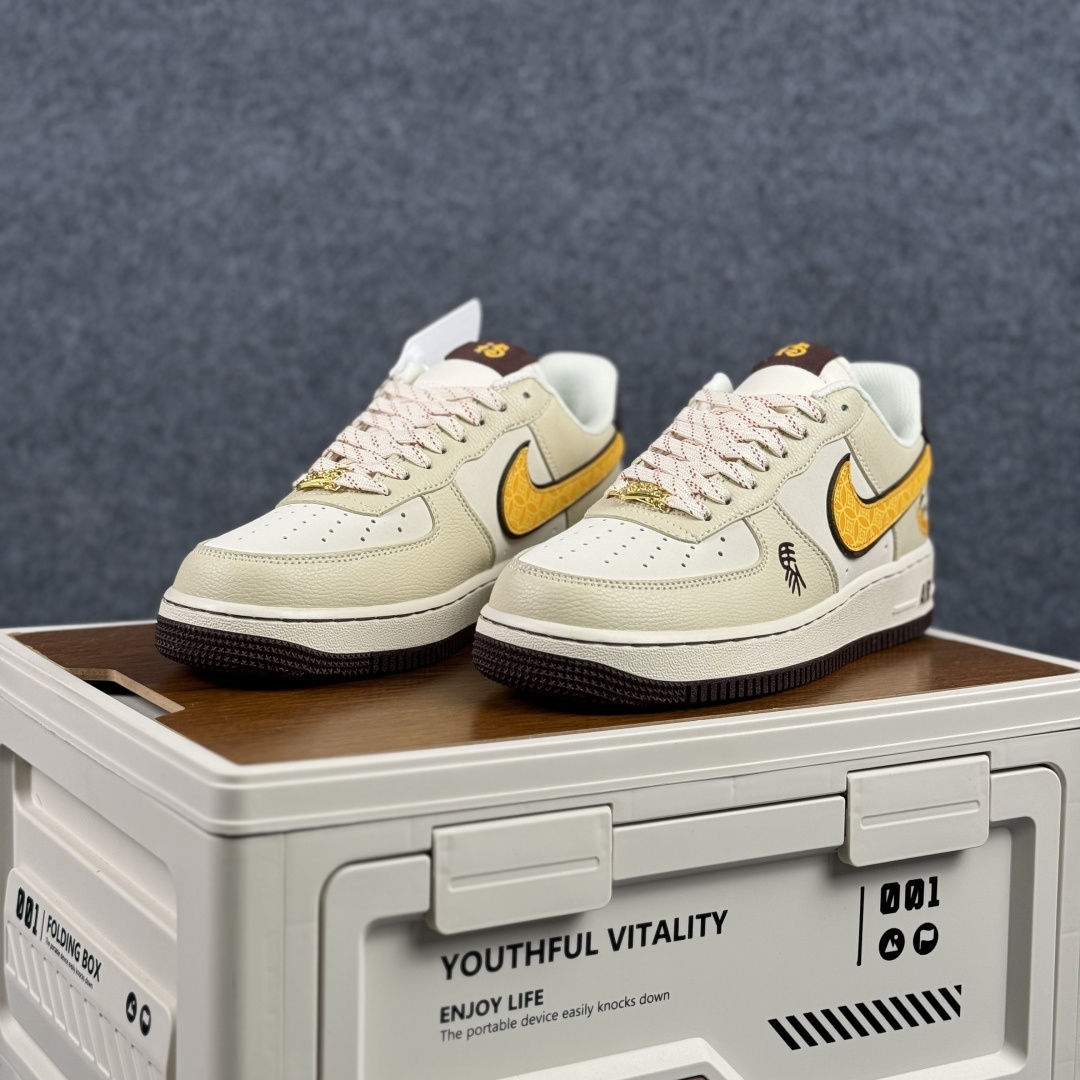 260 Nike Air Force 1'07 Low 马年限定 米杏金纹 空军一号低帮休闲板鞋 NH0601-504-Chinese UA Cheap High Quatity Brand Clothes Bags handbags Sneakers wholesale wholesaler seller from China Factory suppliers Fashion Clothing Shoes best Quality Beautiful Price 260 Nike Air Force 1'07 Low 马年限定 米杏金纹 空军一号低帮休闲板鞋 NH0601-504