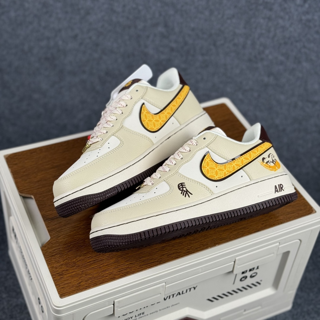 260 Nike Air Force 1'07 Low 马年限定 米杏金纹 空军一号低帮休闲板鞋 NH0601-504-Chinese UA Cheap High Quatity Brand Clothes Bags handbags Sneakers wholesale wholesaler seller from China Factory suppliers Fashion Clothing Shoes best Quality Beautiful Price 260 Nike Air Force 1'07 Low 马年限定 米杏金纹 空军一号低帮休闲板鞋 NH0601-504