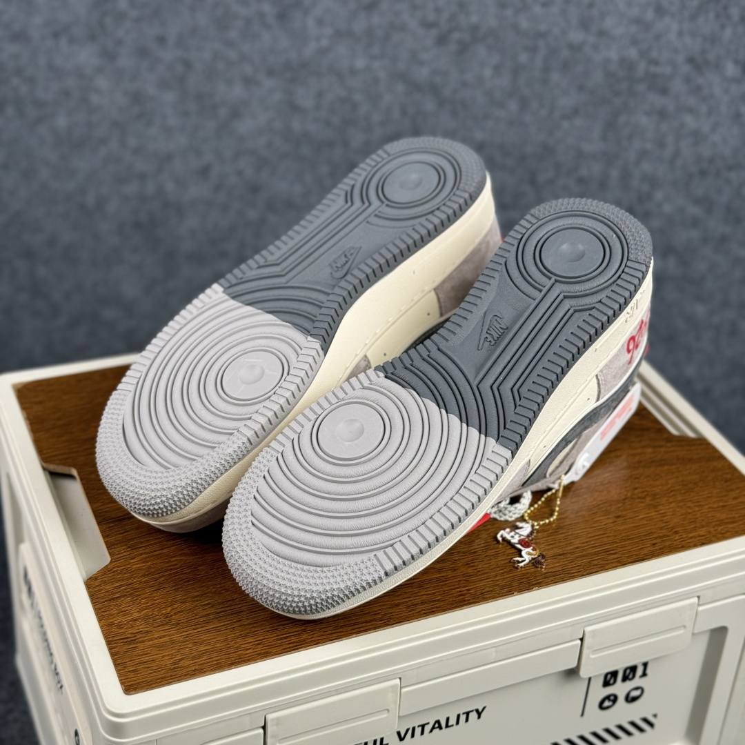 260 Nike Air Force 1'07 Low 马年限定 灰红质感 空军一号低帮休闲板鞋 HT5088-628-Chinese UA Cheap High Quatity Brand Clothes Bags handbags Sneakers wholesale wholesaler seller from China Factory suppliers Fashion Clothing Shoes best Quality Beautiful Price 260 Nike Air Force 1'07 Low 马年限定 灰红质感 空军一号低帮休闲板鞋 HT5088-628
