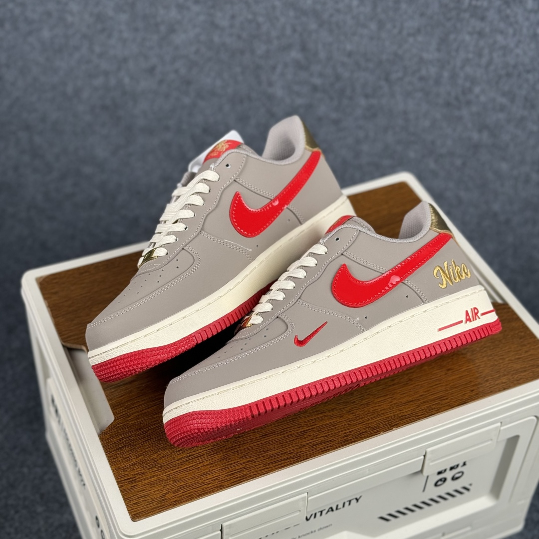 260 Nike Air Force 1'07 Low 凝灰赤金 空军一号低帮休闲板鞋 NH0601-527-Chinese UA Cheap High Quatity Brand Clothes Bags handbags Sneakers wholesale wholesaler seller from China Factory suppliers Fashion Clothing Shoes best Quality Beautiful Price 260 Nike Air Force 1'07 Low 凝灰赤金 空军一号低帮休闲板鞋 NH0601-527