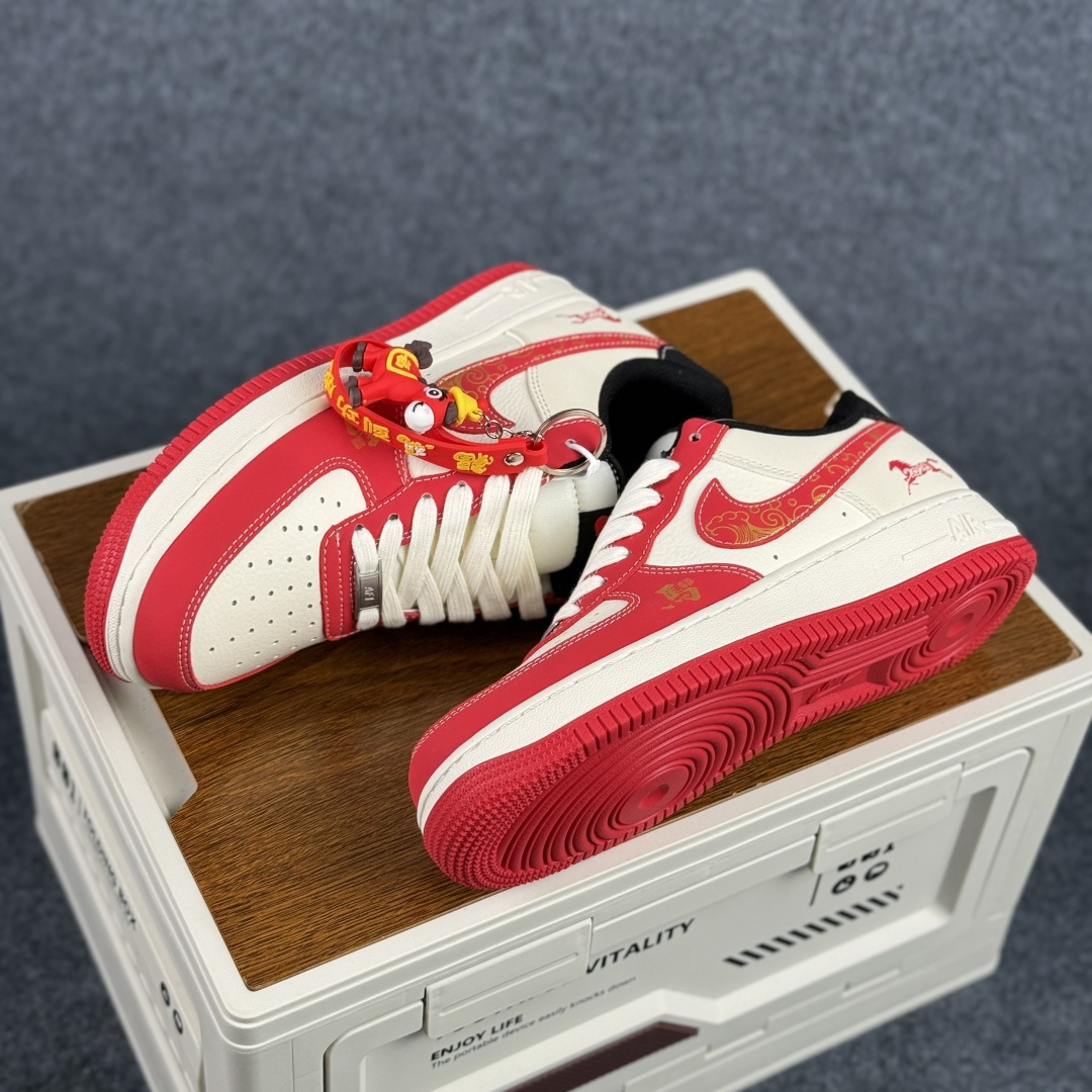 260 Nike Air Force 1'07 Low 马年限定 红金配色 空军一号低帮休闲板鞋 FC1688-260-Chinese UA Cheap High Quatity Brand Clothes Bags handbags Sneakers wholesale wholesaler seller from China Factory suppliers Fashion Clothing Shoes best Quality Beautiful Price 260 Nike Air Force 1'07 Low 马年限定 红金配色 空军一号低帮休闲板鞋 FC1688-260