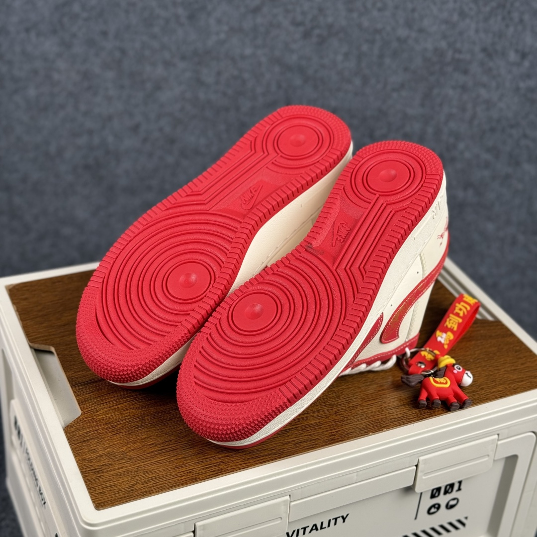 260 Nike Air Force 1'07 Low 马年限定 红金配色 空军一号低帮休闲板鞋 FC1688-260-Chinese UA Cheap High Quatity Brand Clothes Bags handbags Sneakers wholesale wholesaler seller from China Factory suppliers Fashion Clothing Shoes best Quality Beautiful Price 260 Nike Air Force 1'07 Low 马年限定 红金配色 空军一号低帮休闲板鞋 FC1688-260