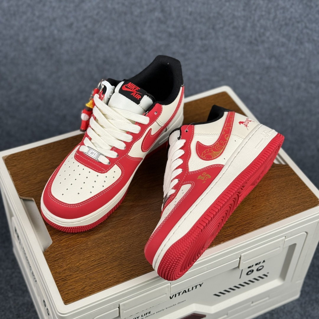 260 Nike Air Force 1'07 Low 马年限定 红金配色 空军一号低帮休闲板鞋 FC1688-260-Chinese UA Cheap High Quatity Brand Clothes Bags handbags Sneakers wholesale wholesaler seller from China Factory suppliers Fashion Clothing Shoes best Quality Beautiful Price 260 Nike Air Force 1'07 Low 马年限定 红金配色 空军一号低帮休闲板鞋 FC1688-260