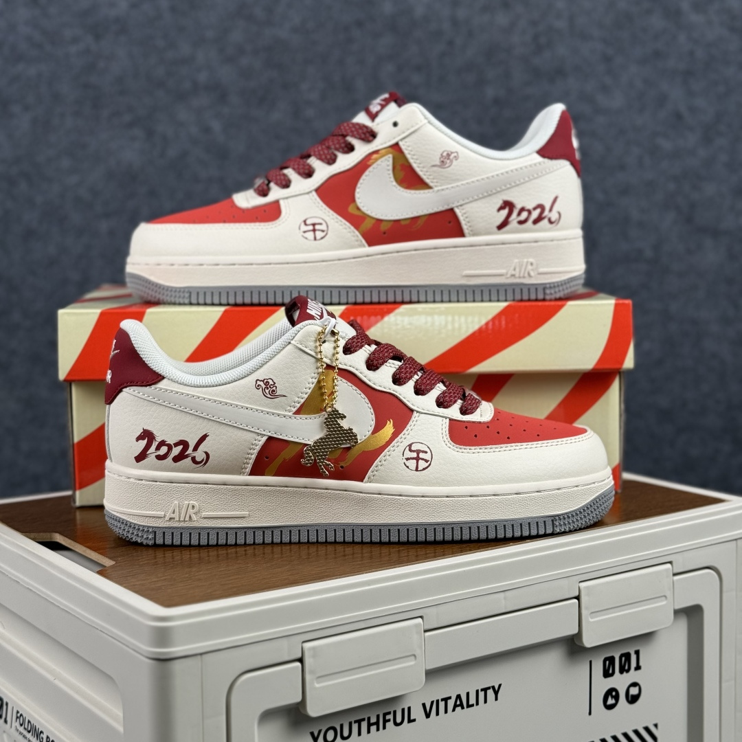 Nike Air Force 1'07 Low 马年限定 红白撞色 空军一号低帮休闲板鞋 JP2026-151-Top High Quatity Cheap Sneakers Fashion Clothing Clothes Bags handbags Shoes of all Brand wholesale With The best Quality And Beautiful Price from China Factory Chinese suppliers wholesaler seller Nike Air Force 1'07 Low 马年限定 红白撞色 空军一号低帮休闲板鞋 JP2026-151
