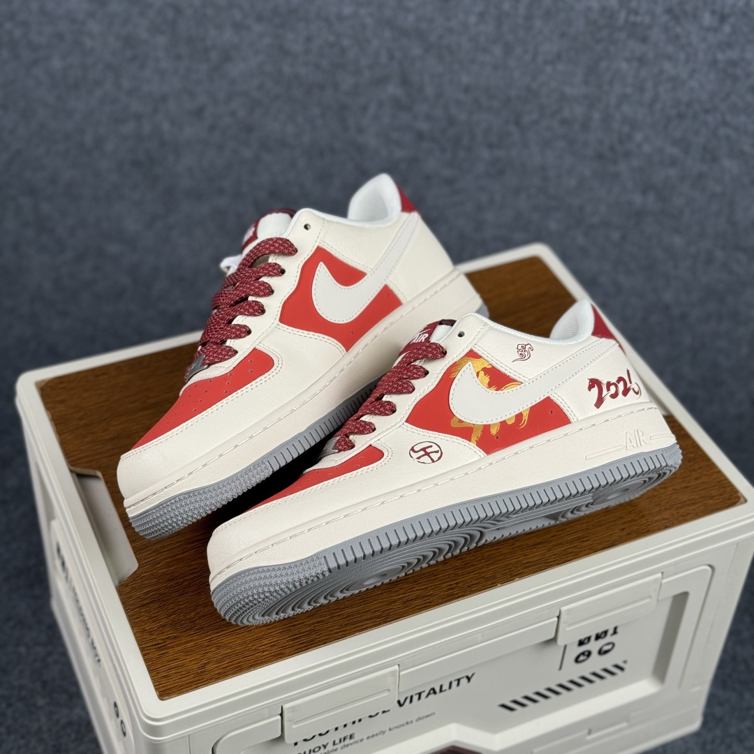 Nike Air Force 1'07 Low 马年限定 红白撞色 空军一号低帮休闲板鞋 JP2026-151-Top High Quatity Cheap Sneakers Fashion Clothing Clothes Bags handbags Shoes of all Brand wholesale With The best Quality And Beautiful Price from China Factory Chinese suppliers wholesaler seller Nike Air Force 1'07 Low 马年限定 红白撞色 空军一号低帮休闲板鞋 JP2026-151