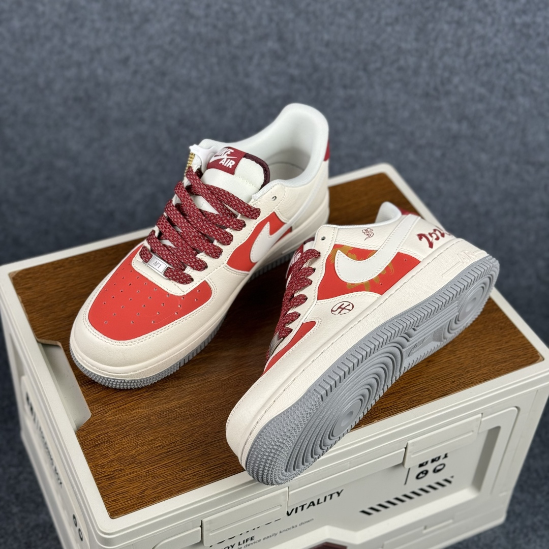 Nike Air Force 1'07 Low 马年限定 红白撞色 空军一号低帮休闲板鞋 JP2026-151-Top High Quatity Cheap Sneakers Fashion Clothing Clothes Bags handbags Shoes of all Brand wholesale With The best Quality And Beautiful Price from China Factory Chinese suppliers wholesaler seller Nike Air Force 1'07 Low 马年限定 红白撞色 空军一号低帮休闲板鞋 JP2026-151