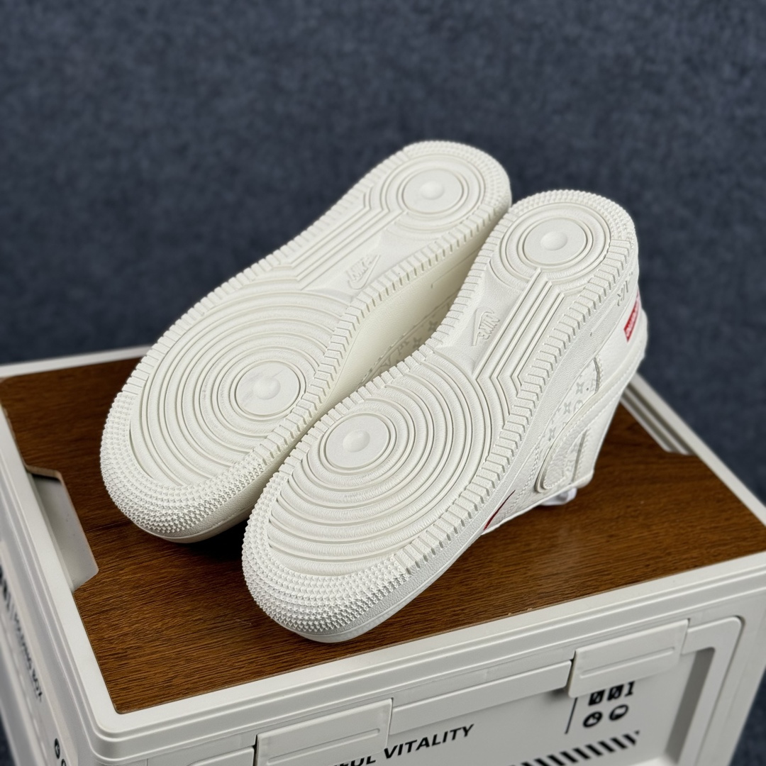 260 Nike Air Force 1'07 Low 联名款 纯白 空军一号低帮休闲板鞋 MM3399-815