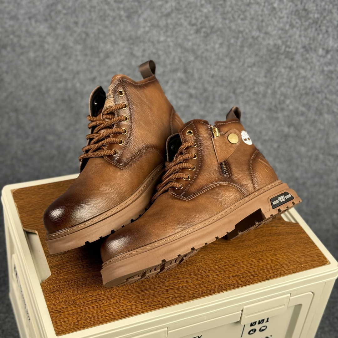 新货Timberland添柏/天伯伦户外中帮休闲大黄靴