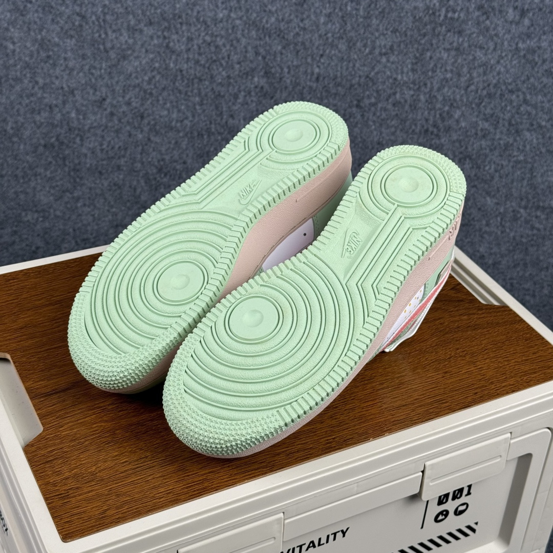 260 Nike Air Force 1'07 Low ”Mint & Pink Sweetheart” 手绘涂鸦 青粉蜜恋 空军一号低帮休闲板鞋 DB3301-909-Chinese UA Cheap High Quatity Brand Clothes Bags handbags Sneakers wholesale wholesaler seller from China Factory suppliers Fashion Clothing Shoes best Quality Beautiful Price 260 Nike Air Force 1'07 Low ”Mint & Pink Sweetheart” 手绘涂鸦 青粉蜜恋 空军一号低帮休闲板鞋 DB3301-909