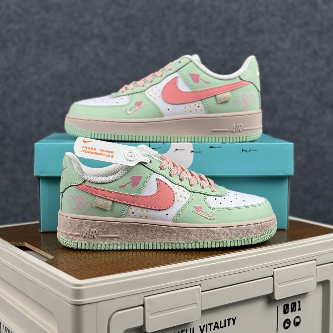 260 Nike Air Force 1'07 Low ”Mint & Pink Sweetheart” 手绘涂鸦 青粉蜜恋 空军一号低帮休闲板鞋 DB3301-909-Chinese UA Cheap High Quatity Brand Clothes Bags handbags Sneakers wholesale wholesaler seller from China Factory suppliers Fashion Clothing Shoes best Quality Beautiful Price 260 Nike Air Force 1'07 Low ”Mint & Pink Sweetheart” 手绘涂鸦 青粉蜜恋 空军一号低帮休闲板鞋 DB3301-909