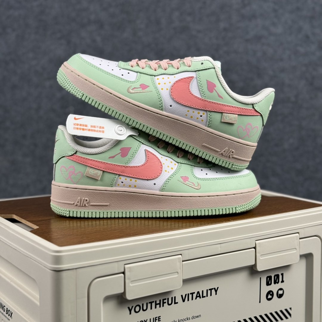 260 Nike Air Force 1'07 Low ”Mint & Pink Sweetheart” 手绘涂鸦 青粉蜜恋 空军一号低帮休闲板鞋 DB3301-909-Chinese UA Cheap High Quatity Brand Clothes Bags handbags Sneakers wholesale wholesaler seller from China Factory suppliers Fashion Clothing Shoes best Quality Beautiful Price 260 Nike Air Force 1'07 Low ”Mint & Pink Sweetheart” 手绘涂鸦 青粉蜜恋 空军一号低帮休闲板鞋 DB3301-909