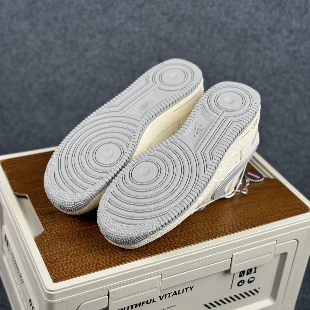 Nike Air Force 1'07 Low 马年限定 焦糖拿铁 空军一号低帮休闲板鞋 DD1982-338