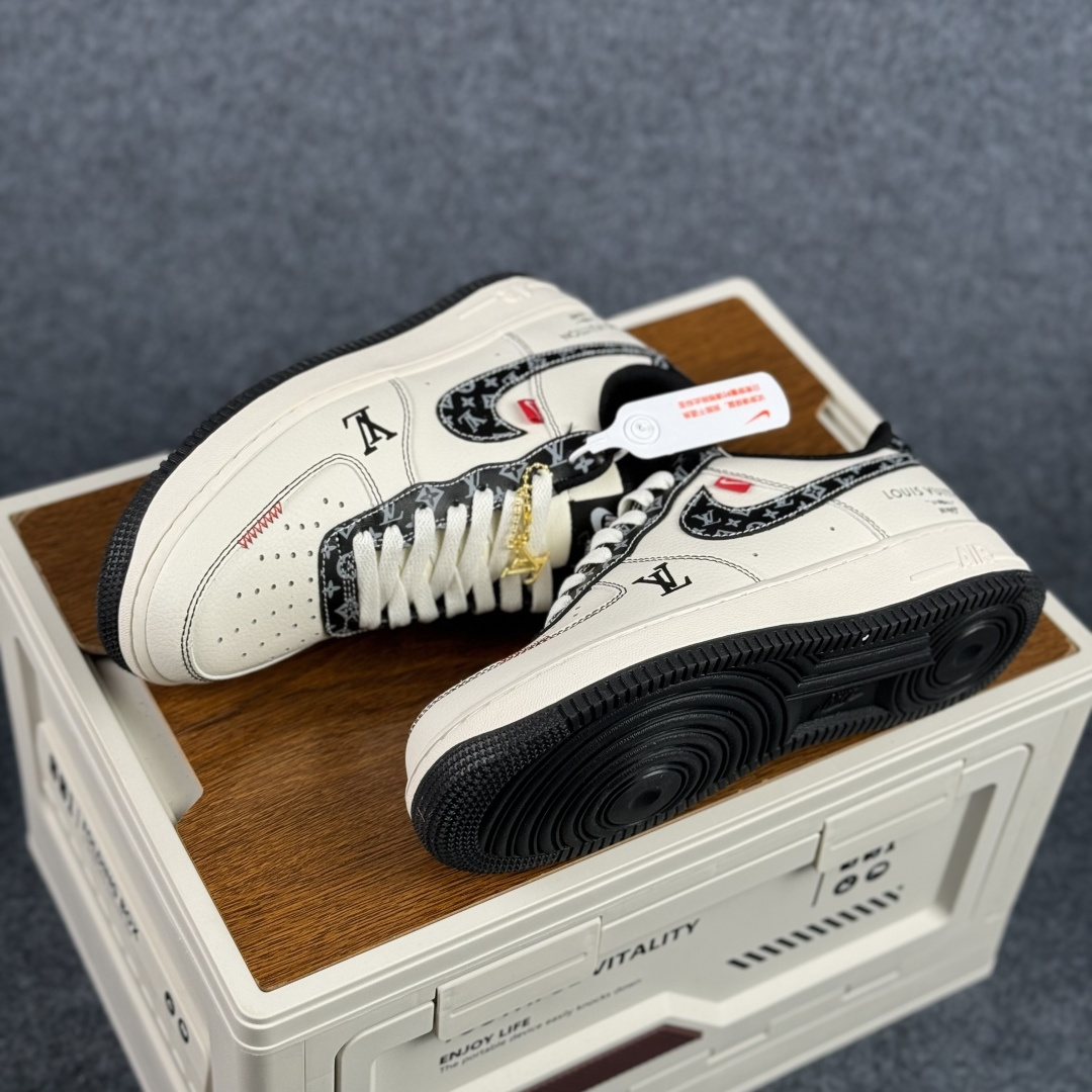 260 Nike Air Force 1'07 Low 联名老花色 空军一号低帮休闲板鞋 LV2288-002-Chinese UA Cheap High Quatity Brand Clothes Bags handbags Sneakers wholesale wholesaler seller from China Factory suppliers Fashion Clothing Shoes best Quality Beautiful Price 260 Nike Air Force 1'07 Low 联名老花色 空军一号低帮休闲板鞋 LV2288-002