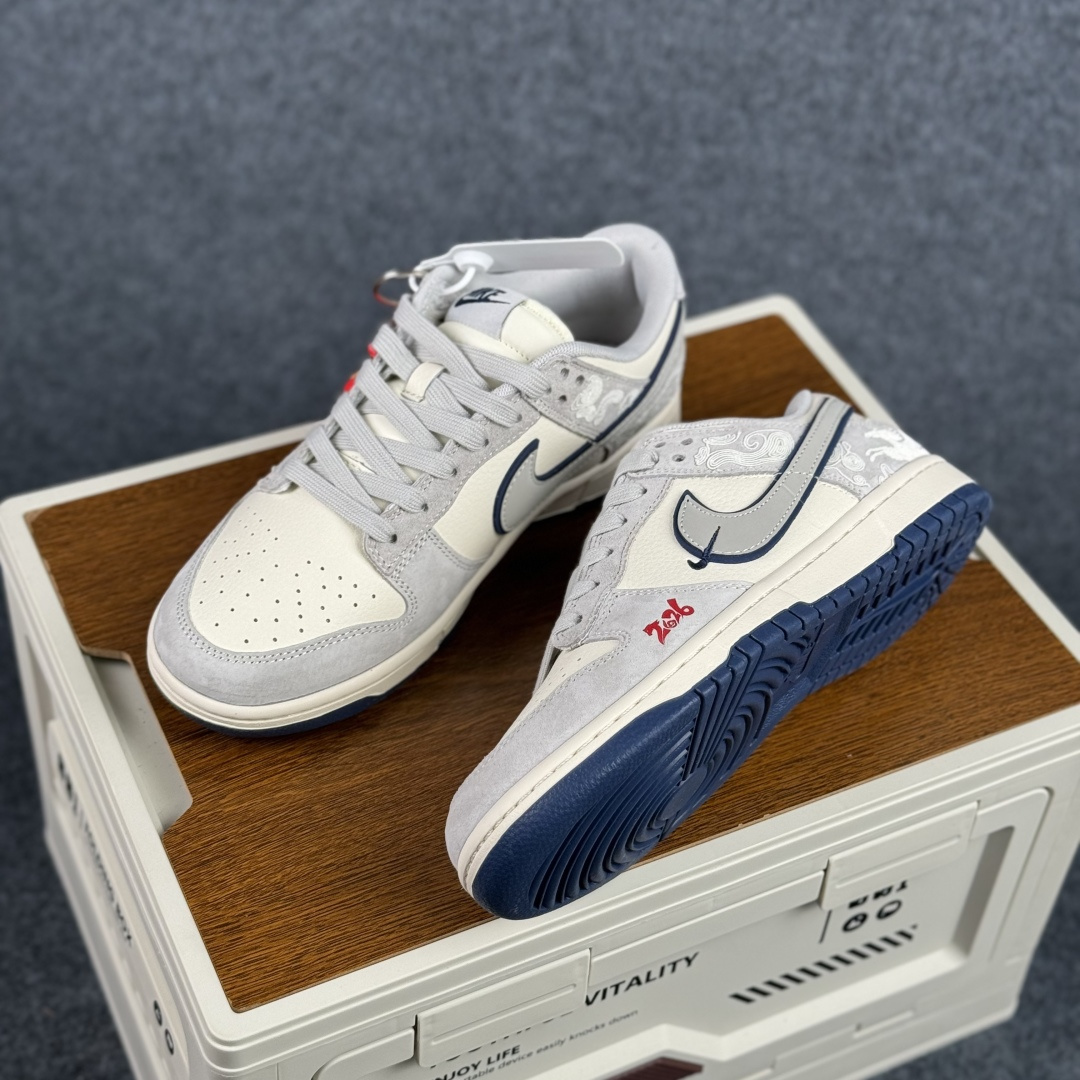 Nike Dunk Low 2026 丙午马年限定款 Swoosh 标识融入米白撞色的马形图案与火焰纹理 MY9969-901