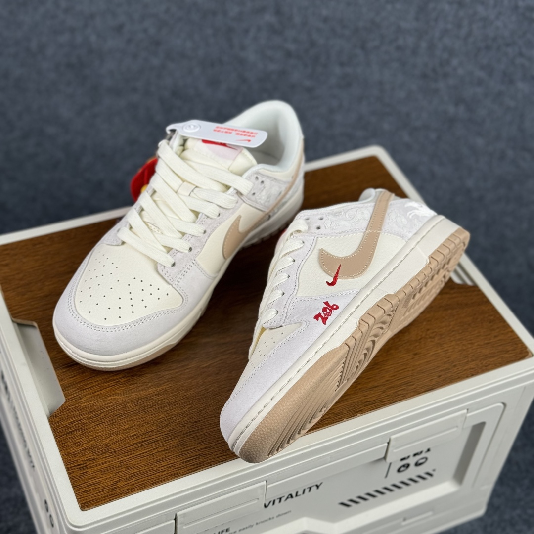 280 Nike Dunk Low 2026 丙午马年限定款 Swoosh 标识融入红金撞色的马形图案与火焰纹理 MY9969-903