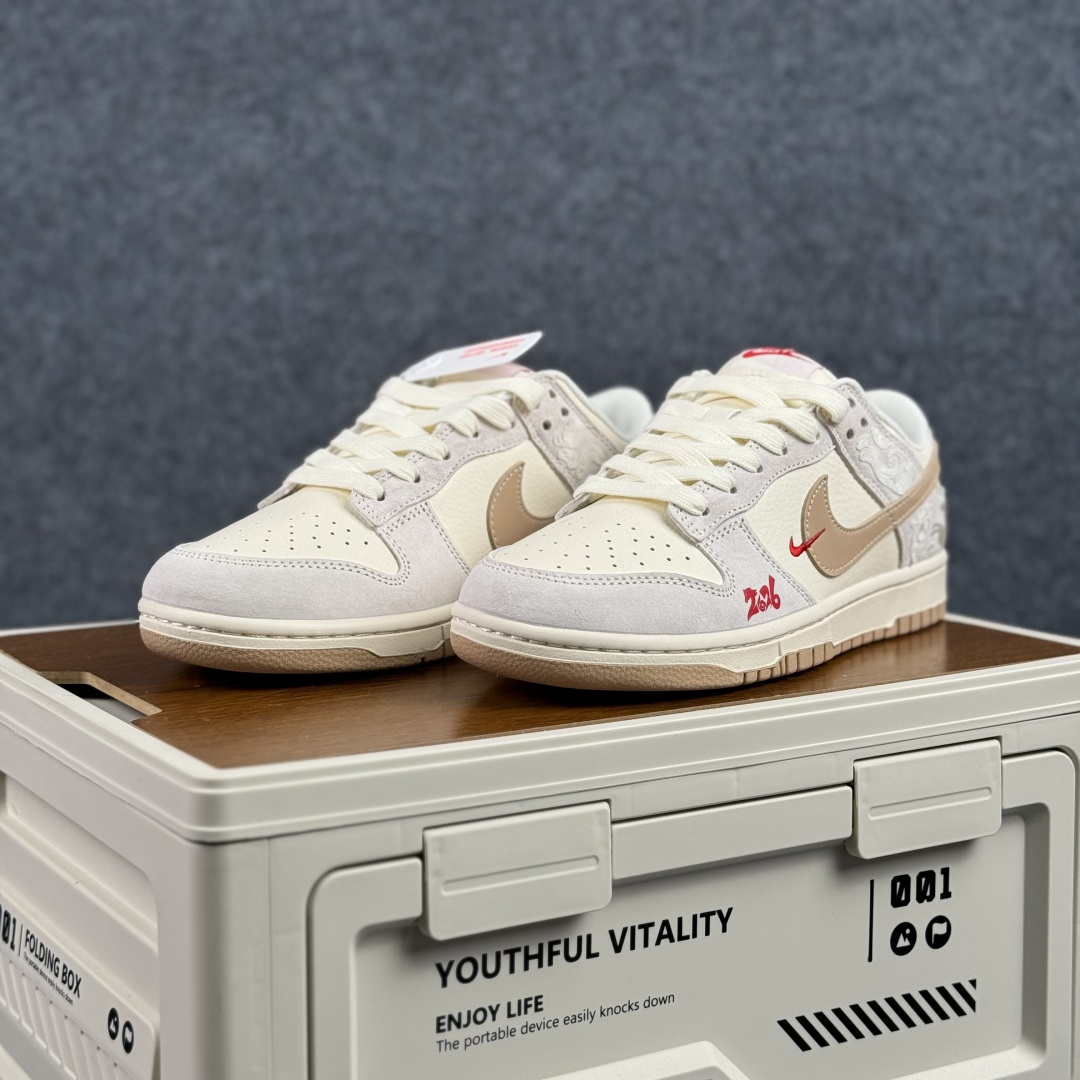 280 Nike Dunk Low 2026 丙午马年限定款 Swoosh 标识融入红金撞色的马形图案与火焰纹理 MY9969-903