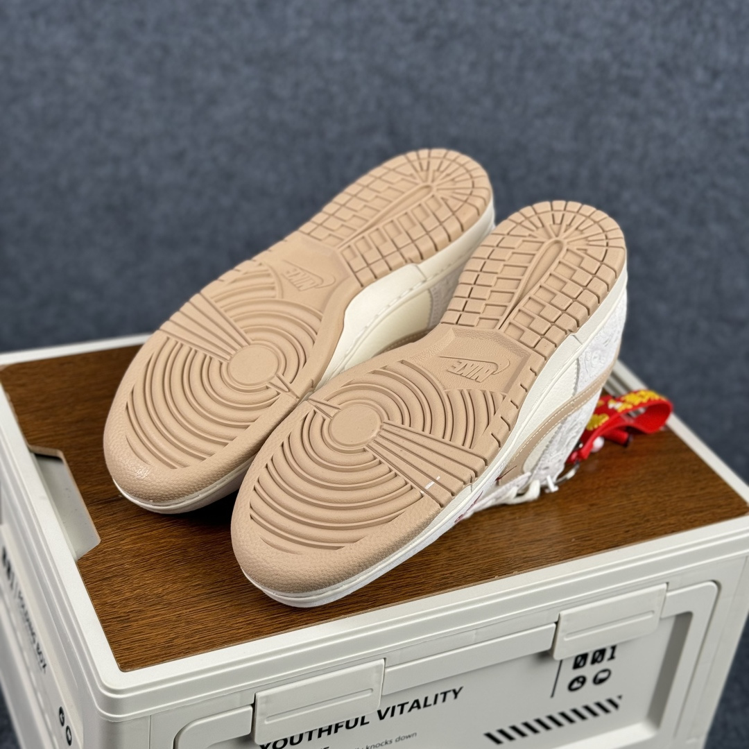 280 Nike Dunk Low 2026 丙午马年限定款 Swoosh 标识融入红金撞色的马形图案与火焰纹理 MY9969-903