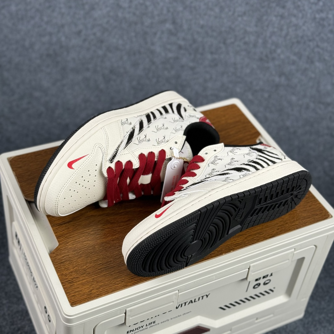 280 Nike Air Jordan 1 Low 定制配色 马年限定 定制AJ联名-高端定制 低帮复古文化板鞋 XT6998-113-Chinese UA Cheap High Quatity Brand Clothes Bags handbags Sneakers wholesale wholesaler seller from China Factory suppliers Fashion Clothing Shoes best Quality Beautiful Price 280 Nike Air Jordan 1 Low 定制配色 马年限定 定制AJ联名-高端定制 低帮复古文化板鞋 XT6998-113