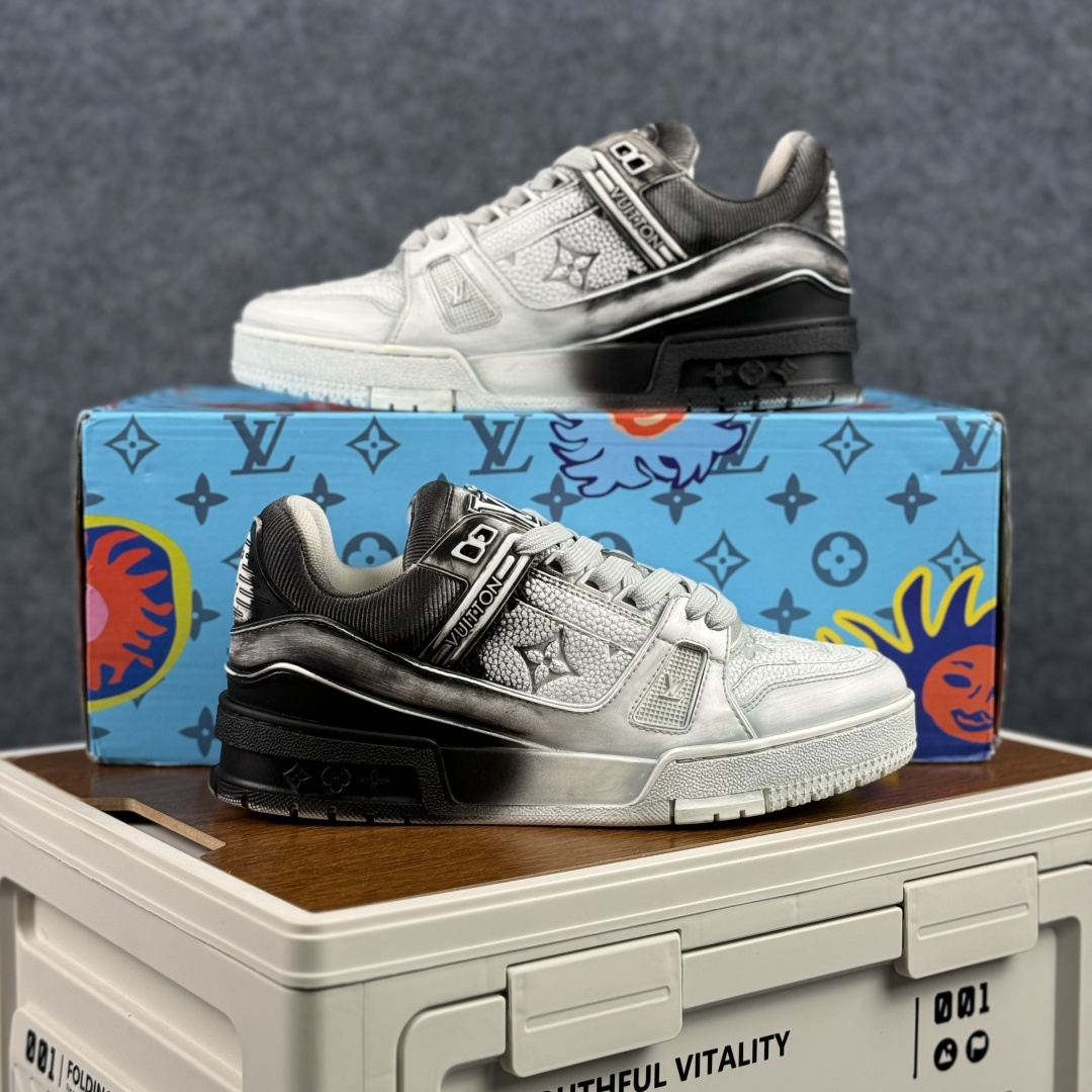550 LOUIS VUITTON 路易威登 LV Trainer 板鞋