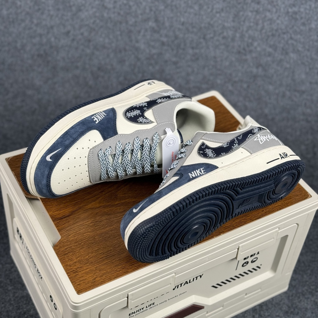 260 Nike Air Force 1 Low x Stüssy 联名 复古街头 质感拉满 当传奇鞋型遇上西海岸潮流符号 SS1979-014-Chinese UA Cheap High Quatity Brand Clothes Bags handbags Sneakers wholesale wholesaler seller from China Factory suppliers Fashion Clothing Shoes best Quality Beautiful Price 260 Nike Air Force 1 Low x Stüssy 联名 复古街头 质感拉满 当传奇鞋型遇上西海岸潮流符号 SS1979-014