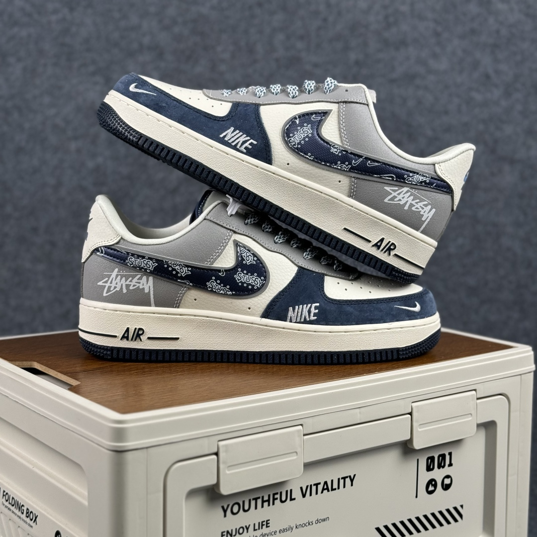 260 Nike Air Force 1 Low x Stüssy 联名 复古街头 质感拉满 当传奇鞋型遇上西海岸潮流符号 SS1979-014-Chinese UA Cheap High Quatity Brand Clothes Bags handbags Sneakers wholesale wholesaler seller from China Factory suppliers Fashion Clothing Shoes best Quality Beautiful Price 260 Nike Air Force 1 Low x Stüssy 联名 复古街头 质感拉满 当传奇鞋型遇上西海岸潮流符号 SS1979-014