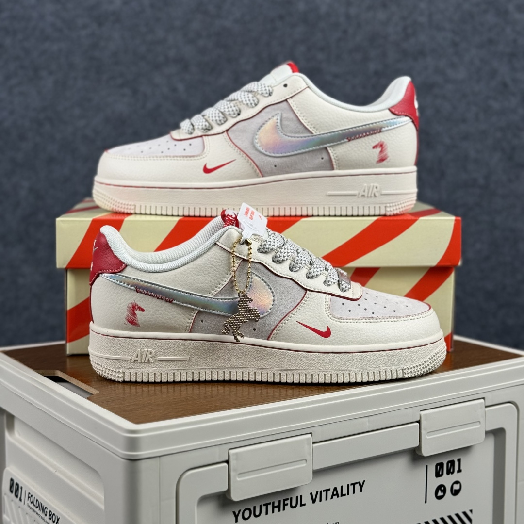 260 Nike Air Force 1 Low 2026 丙午马年限定款 采用米白 浅灰柔和配色 XT6998-107