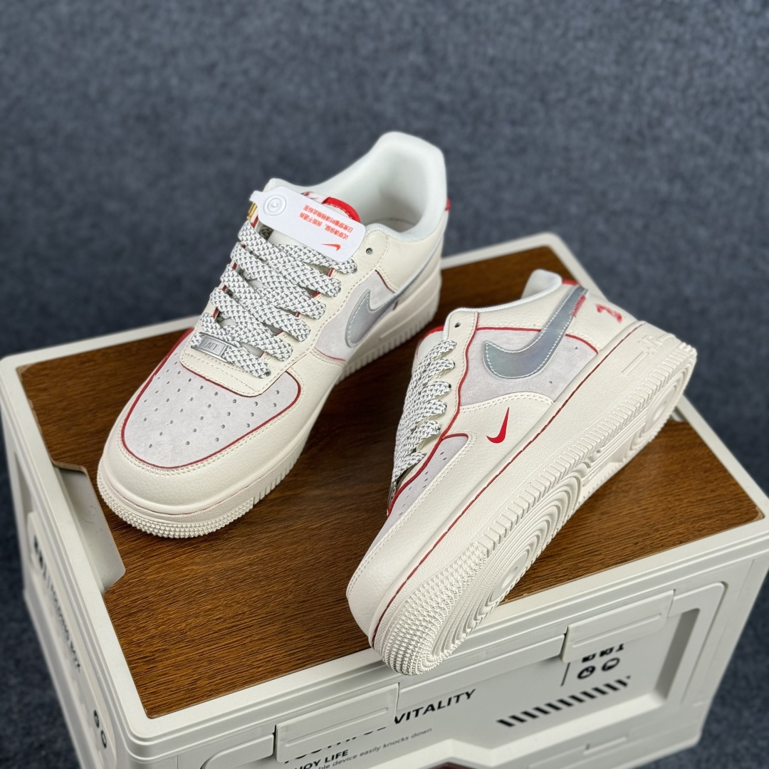 260 Nike Air Force 1 Low 2026 丙午马年限定款 采用米白 浅灰柔和配色 XT6998-107