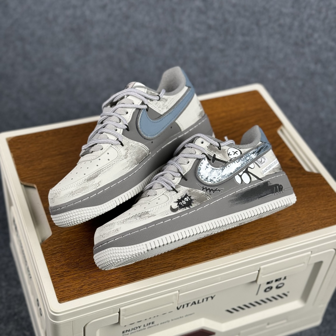 Nike Air Force 1'07 Low ”Alley Graffiti” 手绘涂鸦 暗巷涂鸦 空军一号低帮休闲板鞋 DB3310-333-Top High Quatity Cheap Sneakers Fashion Clothing Clothes Bags handbags Shoes of all Brand wholesale With The best Quality And Beautiful Price from China Factory Chinese suppliers wholesaler seller Nike Air Force 1'07 Low ”Alley Graffiti” 手绘涂鸦 暗巷涂鸦 空军一号低帮休闲板鞋 DB3310-333