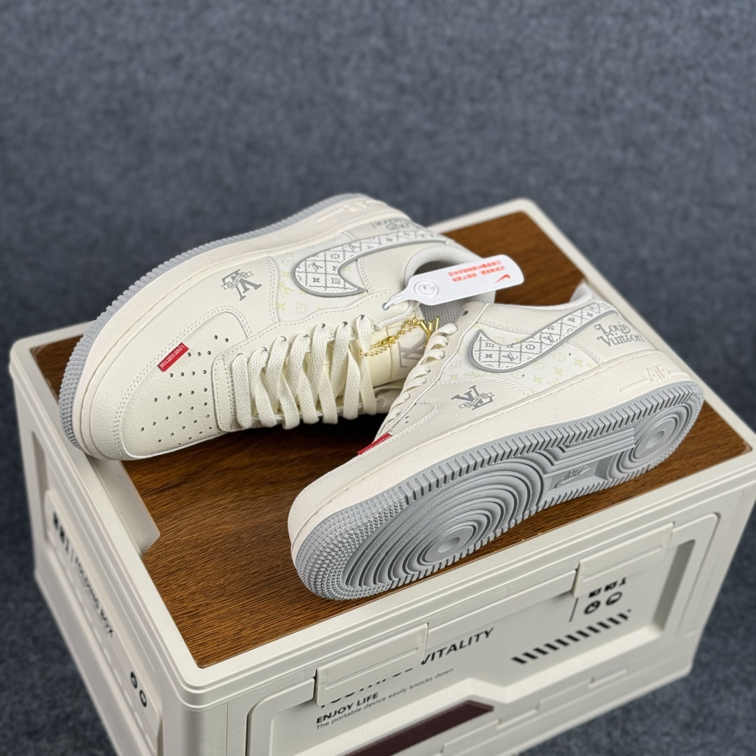 Nike Air Force 1'07 Low LV联名老花 空军一号低帮休闲板鞋 LV2288-001-Top High Quatity Cheap Sneakers Fashion Clothing Clothes Bags handbags Shoes of all Brand wholesale With The best Quality And Beautiful Price from China Factory Chinese suppliers wholesaler seller Nike Air Force 1'07 Low LV联名老花 空军一号低帮休闲板鞋 LV2288-001