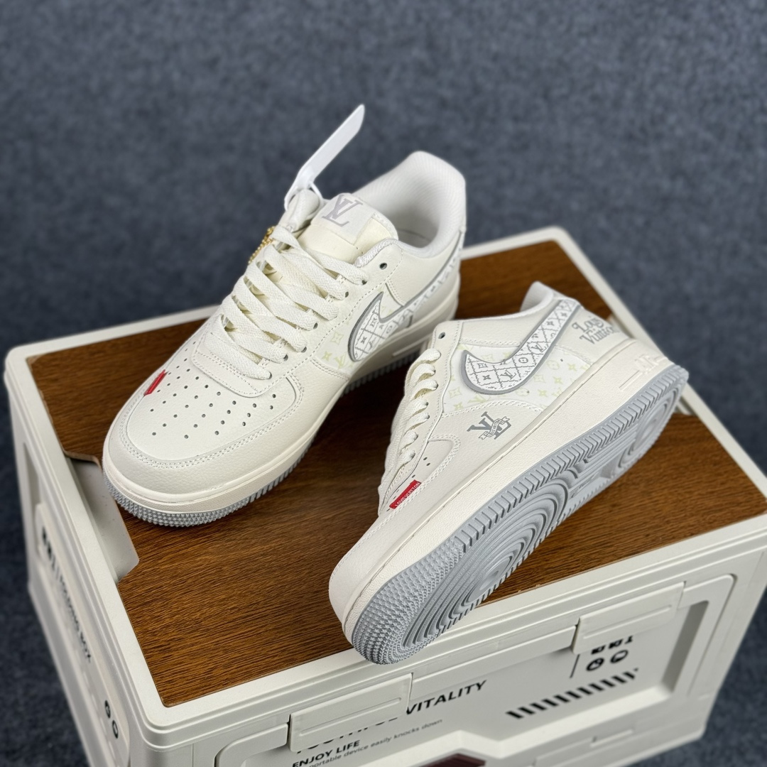 Nike Air Force 1'07 Low LV联名老花 空军一号低帮休闲板鞋 LV2288-001-Top High Quatity Cheap Sneakers Fashion Clothing Clothes Bags handbags Shoes of all Brand wholesale With The best Quality And Beautiful Price from China Factory Chinese suppliers wholesaler seller Nike Air Force 1'07 Low LV联名老花 空军一号低帮休闲板鞋 LV2288-001
