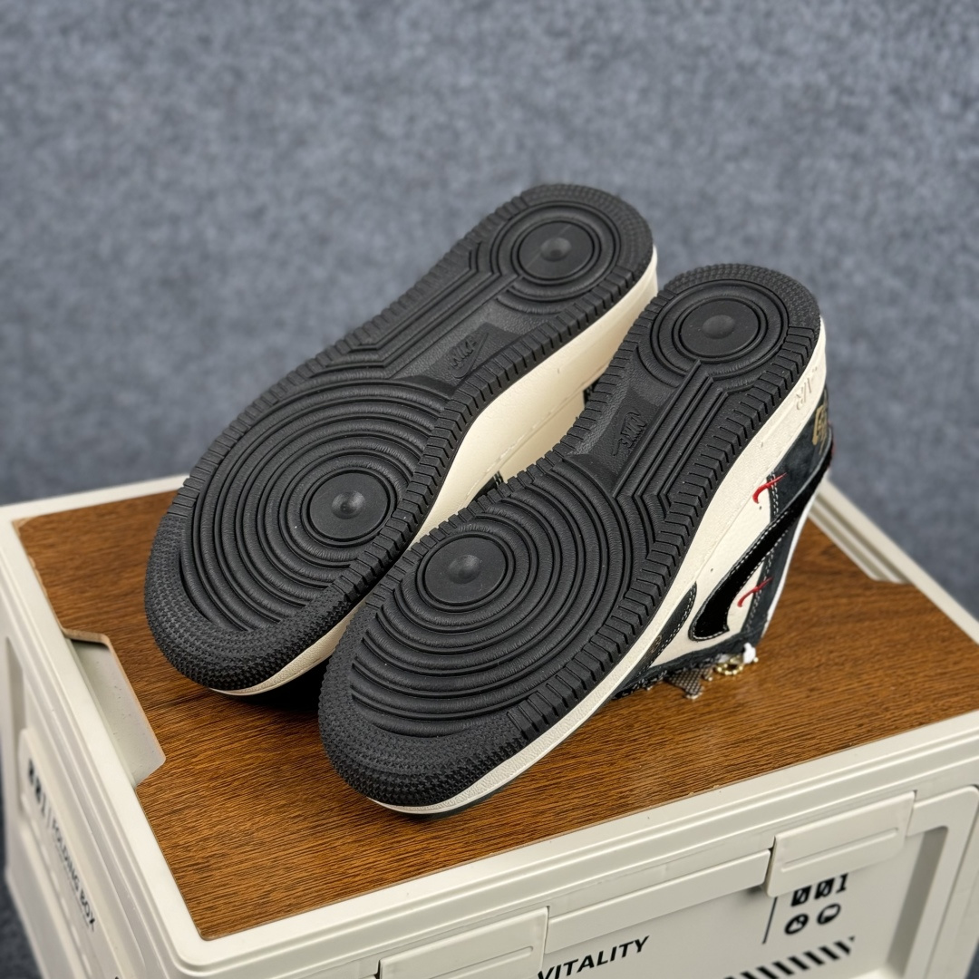 Nike Air Force 1'07 Low 黑白撞色 空军一号低帮休闲板鞋 HT5088-630