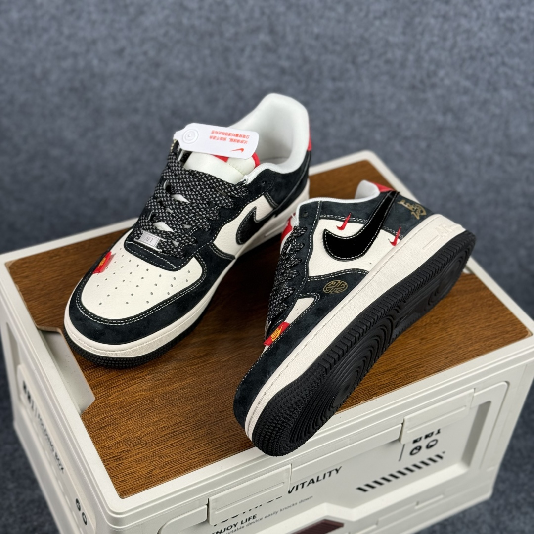 Nike Air Force 1'07 Low 黑白撞色 空军一号低帮休闲板鞋 HT5088-630
