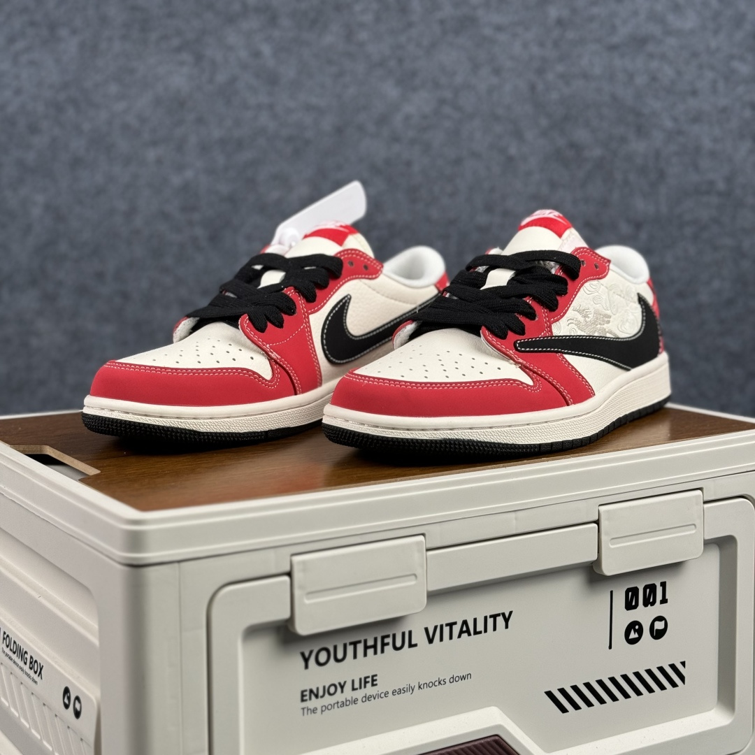 280 马年定制 Air Jordan Low 红运开年 步步生风 当经典芝加哥配色遇上甲辰马年的祥瑞图腾 MY9969-801-Chinese UA Cheap High Quatity Brand Clothes Bags handbags Sneakers wholesale wholesaler seller from China Factory suppliers Fashion Clothing Shoes best Quality Beautiful Price 280 马年定制 Air Jordan Low 红运开年 步步生风 当经典芝加哥配色遇上甲辰马年的祥瑞图腾 MY9969-801