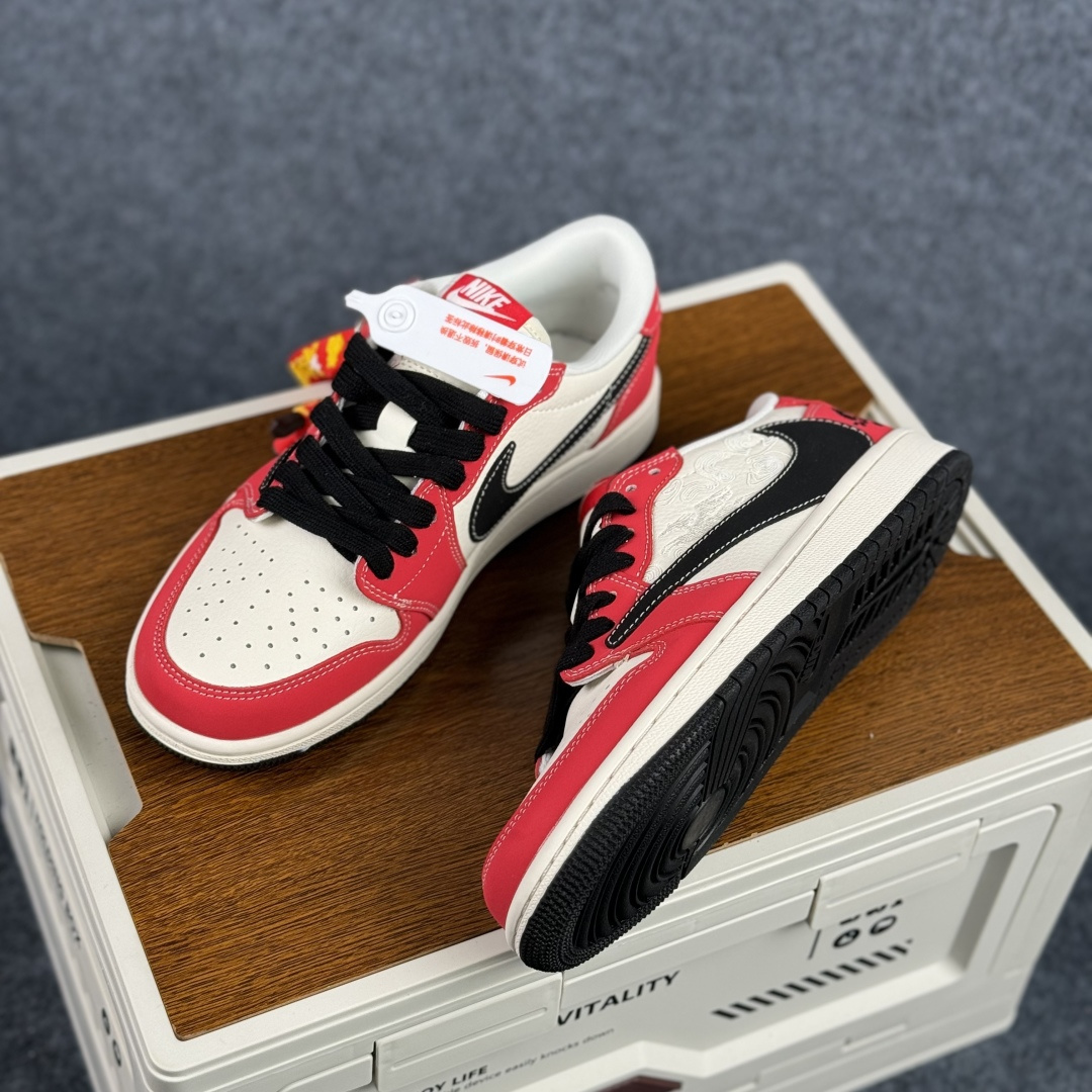 280 马年定制 Air Jordan Low 红运开年 步步生风 当经典芝加哥配色遇上甲辰马年的祥瑞图腾 MY9969-801-Chinese UA Cheap High Quatity Brand Clothes Bags handbags Sneakers wholesale wholesaler seller from China Factory suppliers Fashion Clothing Shoes best Quality Beautiful Price 280 马年定制 Air Jordan Low 红运开年 步步生风 当经典芝加哥配色遇上甲辰马年的祥瑞图腾 MY9969-801