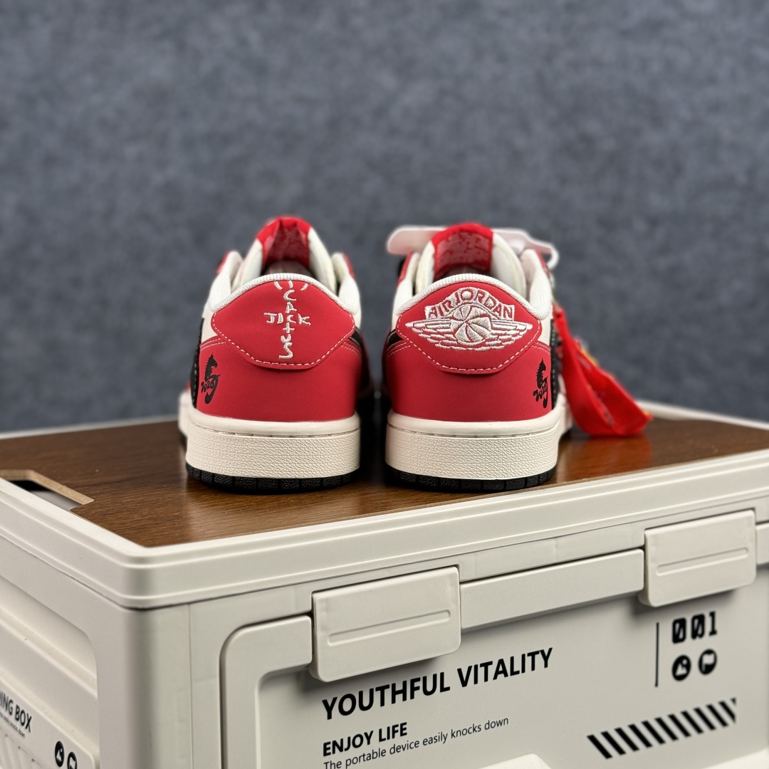 280 马年定制 Air Jordan Low 红运开年 步步生风 当经典芝加哥配色遇上甲辰马年的祥瑞图腾 MY9969-801-Chinese UA Cheap High Quatity Brand Clothes Bags handbags Sneakers wholesale wholesaler seller from China Factory suppliers Fashion Clothing Shoes best Quality Beautiful Price 280 马年定制 Air Jordan Low 红运开年 步步生风 当经典芝加哥配色遇上甲辰马年的祥瑞图腾 MY9969-801