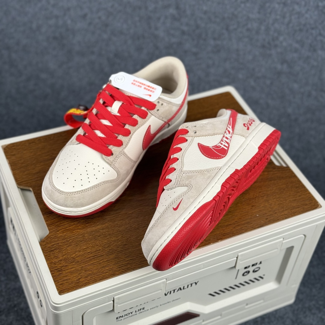 Nike Dunk Low 2026 丙午马年限定款 采用浅灰麂皮 XT6998-120-Top High Quatity Cheap Sneakers Fashion Clothing Clothes Bags handbags Shoes of all Brand wholesale With The best Quality And Beautiful Price from China Factory Chinese suppliers wholesaler seller Nike Dunk Low 2026 丙午马年限定款 采用浅灰麂皮 XT6998-120