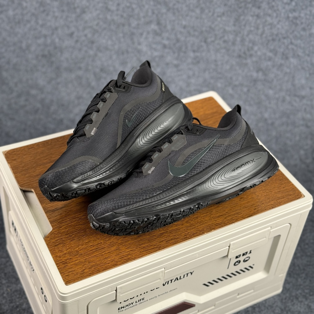 J版 Nike Air Zoom Vomero 18 GTX 登月18 缓震休闲跑鞋 HQ7001-001-Top High Quatity Cheap Sneakers Fashion Clothing Clothes Bags handbags Shoes of all Brand wholesale With The best Quality And Beautiful Price from China Factory Chinese suppliers wholesaler seller J版 Nike Air Zoom Vomero 18 GTX 登月18 缓震休闲跑鞋 HQ7001-001