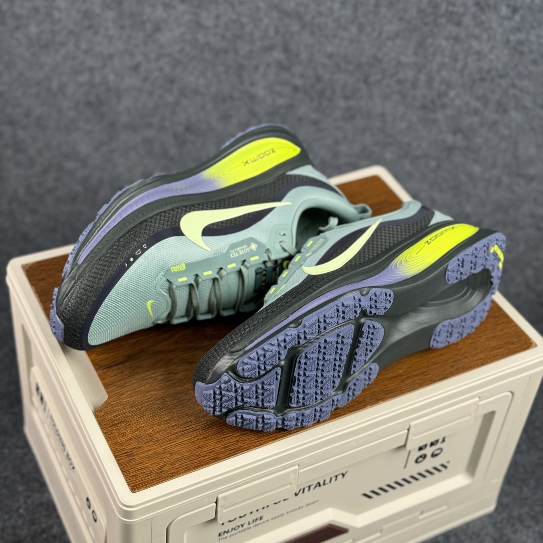 190 J版 Nike Air Zoom Vomero 18 GTX 登月18 缓震休闲跑鞋 HQ7001-300-Chinese UA Cheap High Quatity Brand Clothes Bags handbags Sneakers wholesale wholesaler seller from China Factory suppliers Fashion Clothing Shoes best Quality Beautiful Price 190 J版 Nike Air Zoom Vomero 18 GTX 登月18 缓震休闲跑鞋 HQ7001-300
