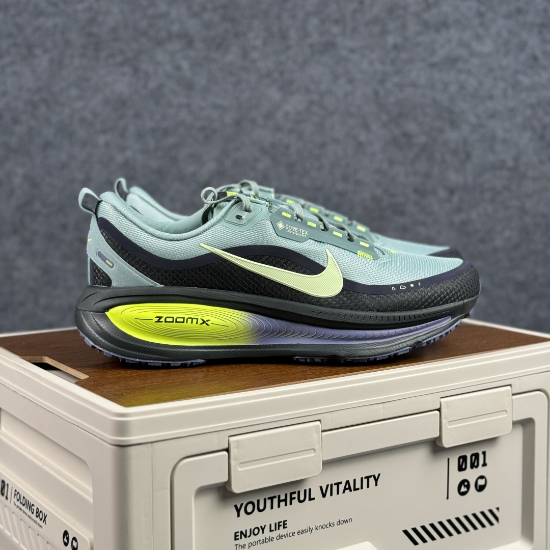 190 J版 Nike Air Zoom Vomero 18 GTX 登月18 缓震休闲跑鞋 HQ7001-300-Chinese UA Cheap High Quatity Brand Clothes Bags handbags Sneakers wholesale wholesaler seller from China Factory suppliers Fashion Clothing Shoes best Quality Beautiful Price 190 J版 Nike Air Zoom Vomero 18 GTX 登月18 缓震休闲跑鞋 HQ7001-300