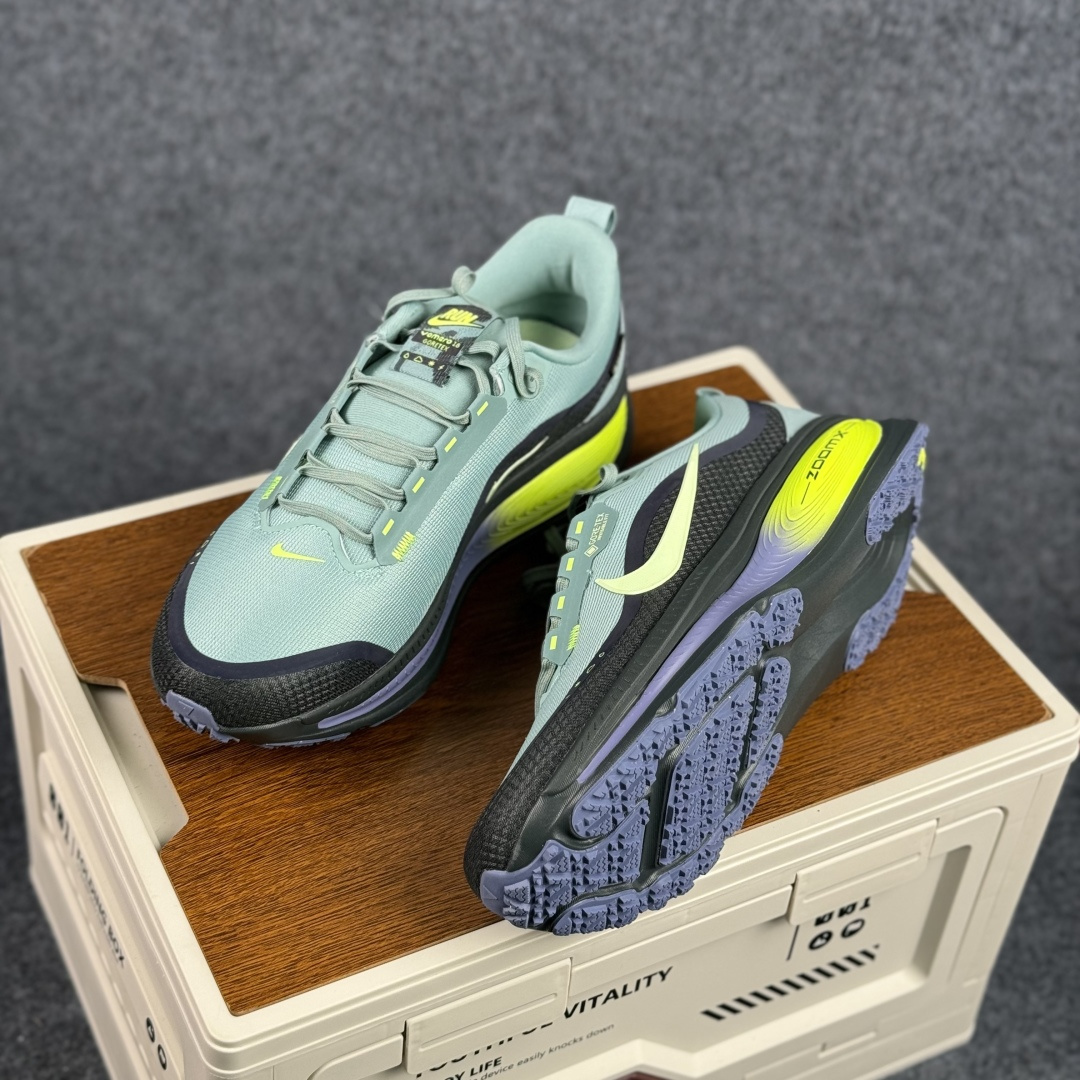 190 J版 Nike Air Zoom Vomero 18 GTX 登月18 缓震休闲跑鞋 HQ7001-300-Chinese UA Cheap High Quatity Brand Clothes Bags handbags Sneakers wholesale wholesaler seller from China Factory suppliers Fashion Clothing Shoes best Quality Beautiful Price 190 J版 Nike Air Zoom Vomero 18 GTX 登月18 缓震休闲跑鞋 HQ7001-300