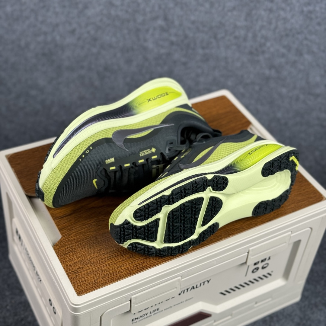 J版 Nike Air Zoom Vomero 18 GTX 登月18 缓震休闲跑鞋 HQ7002-300-Top High Quatity Cheap Sneakers Fashion Clothing Clothes Bags handbags Shoes of all Brand wholesale With The best Quality And Beautiful Price from China Factory Chinese suppliers wholesaler seller J版 Nike Air Zoom Vomero 18 GTX 登月18 缓震休闲跑鞋 HQ7002-300
