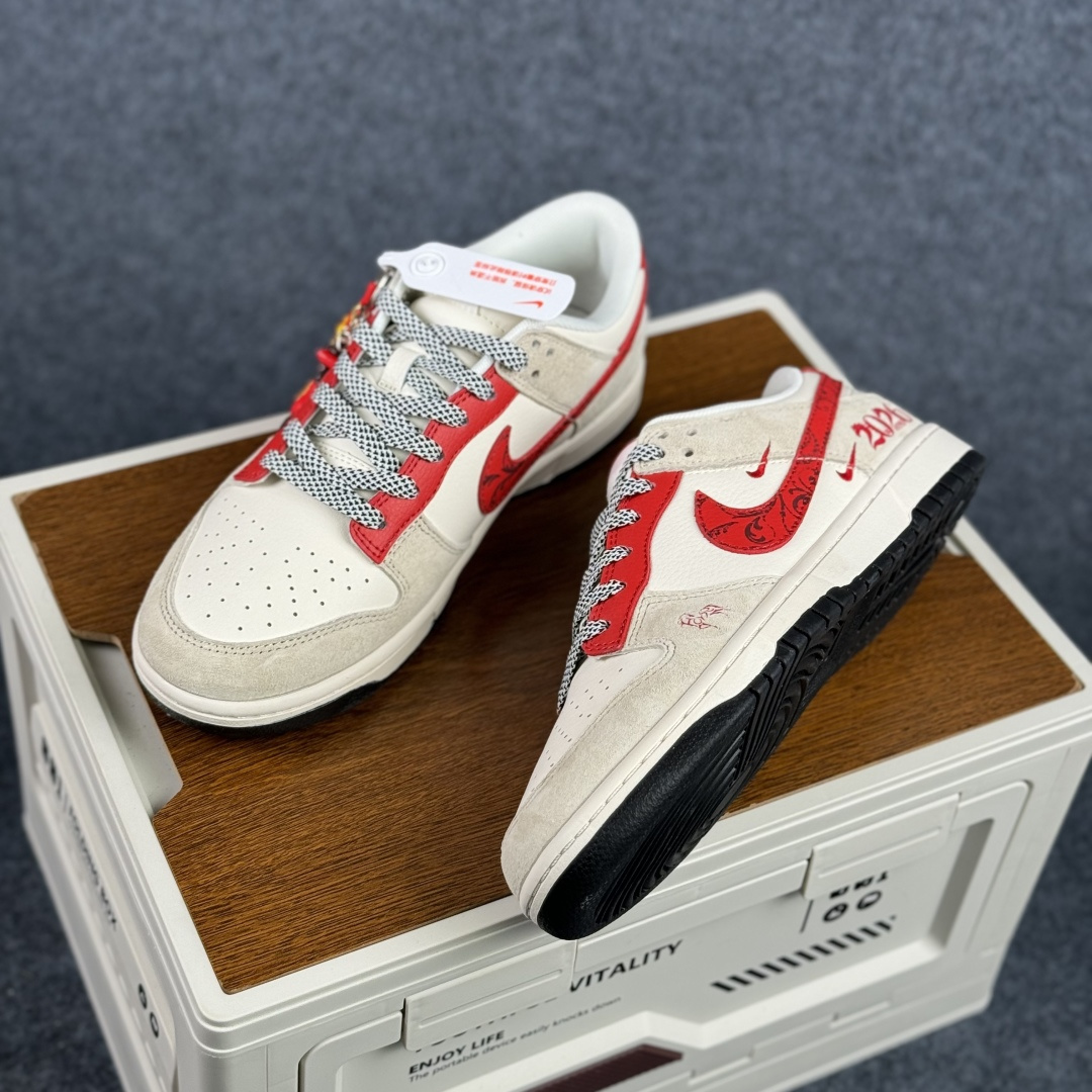 2026马年限定 · Nike Dunk Low 红运登场 ZH2598-806