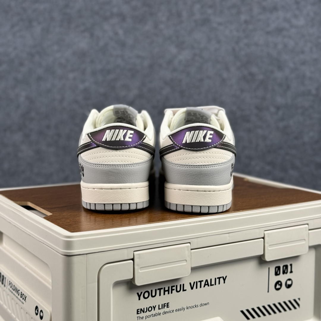 街头涂鸦风 · Nike Dunk Low 联名款 当复古滑板鞋遇上美式涂鸦文化 XS6089-633