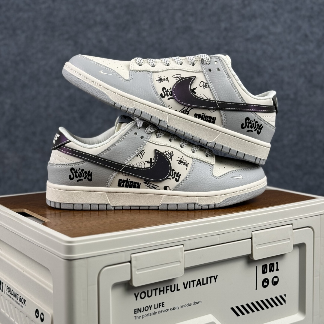 街头涂鸦风 · Nike Dunk Low 联名款 当复古滑板鞋遇上美式涂鸦文化 XS6089-633