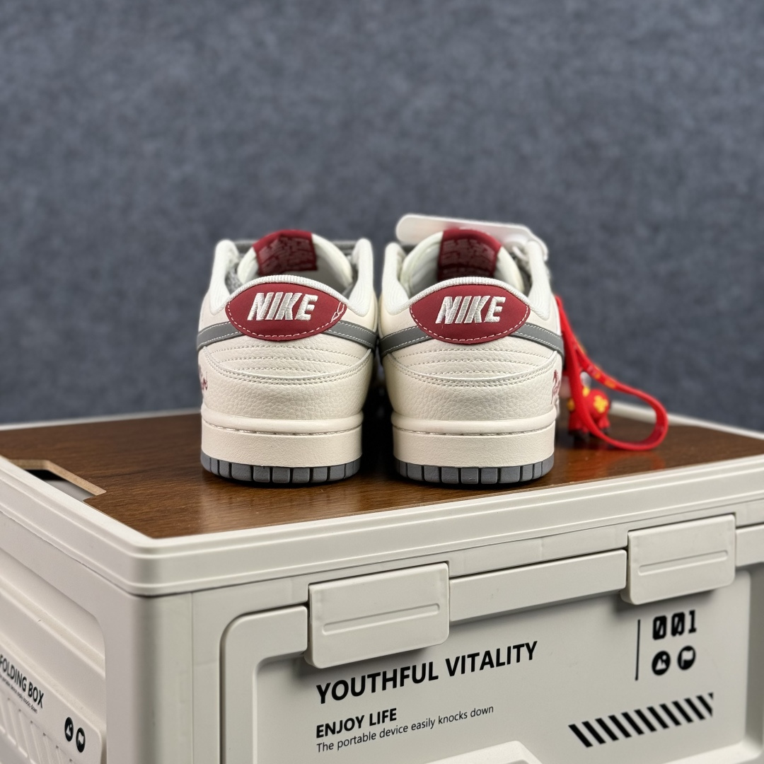 Nike SB Dunk Low RETRO 马年限定 高端定制 低帮休闲板鞋 LX1988-813-Top High Quatity Cheap Sneakers Fashion Clothing Clothes Bags handbags Shoes of all Brand wholesale With The best Quality And Beautiful Price from China Factory Chinese suppliers wholesaler seller Nike SB Dunk Low RETRO 马年限定 高端定制 低帮休闲板鞋 LX1988-813