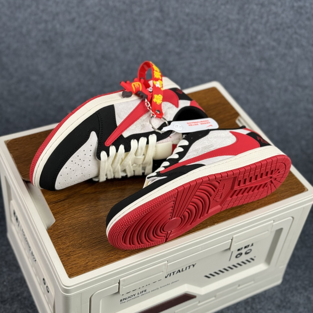 Air Jordan 1 Low AJ1 乔1 马年限定 高端定制 倒钩低帮复古篮球鞋 FF9989-014 Air Jordan 1 Low AJ1 乔1 马年限定 高端定制 倒钩低帮复古篮球鞋 FF9989-014