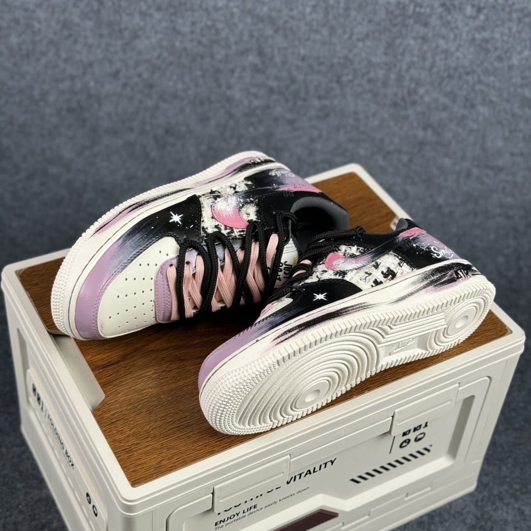 Nike Air Force 1'07 Low ”Midnight Starburst” 手绘涂鸦 暗夜星芒 空军一号低帮休闲板鞋 FJ7740-170-Top High Quatity Cheap Sneakers Fashion Clothing Clothes Bags handbags Shoes of all Brand wholesale With The best Quality And Beautiful Price from China Factory Chinese suppliers wholesaler seller Nike Air Force 1'07 Low ”Midnight Starburst” 手绘涂鸦 暗夜星芒 空军一号低帮休闲板鞋 FJ7740-170